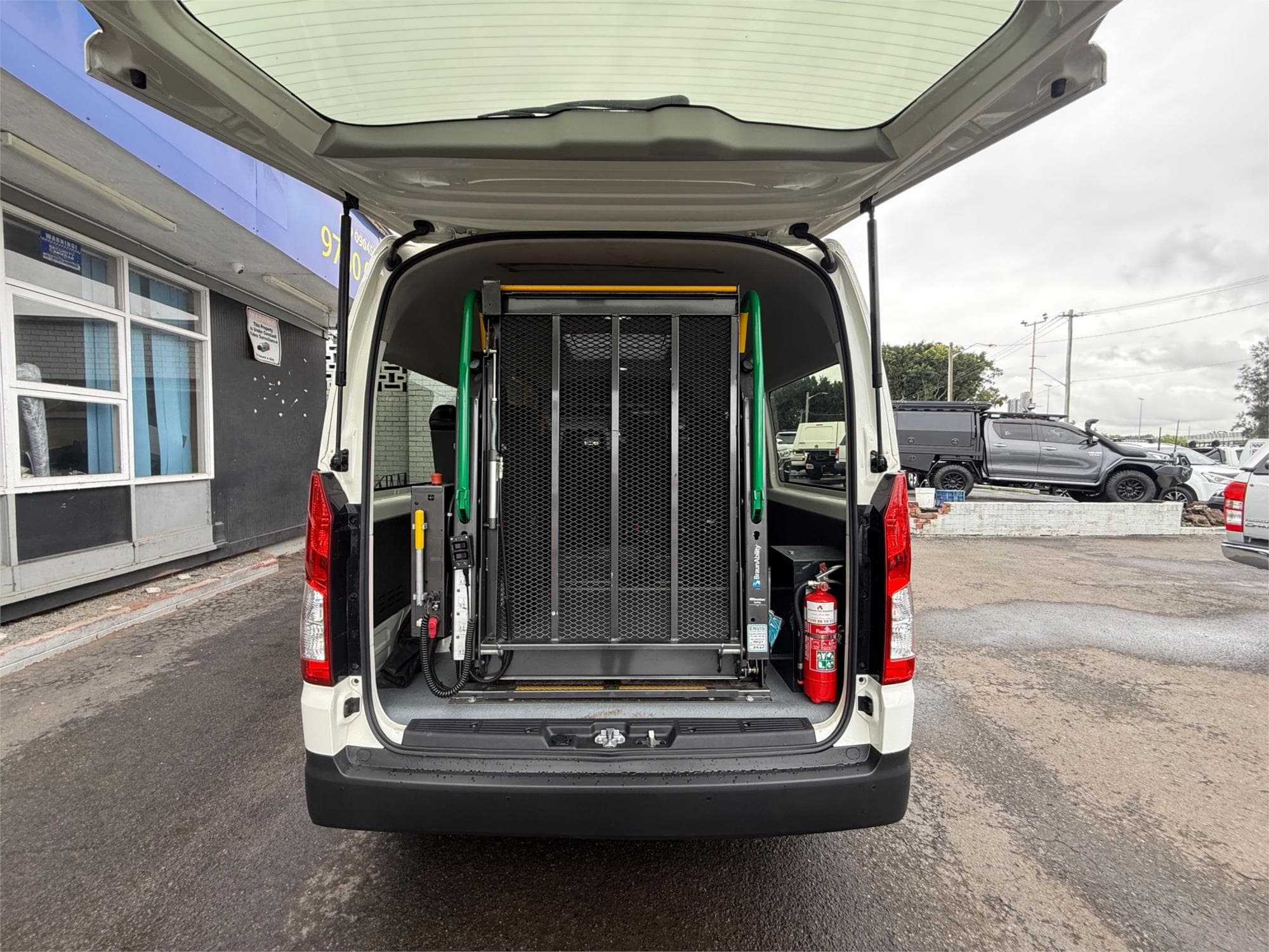 2019 Toyota Hiace Commuter GDH322R