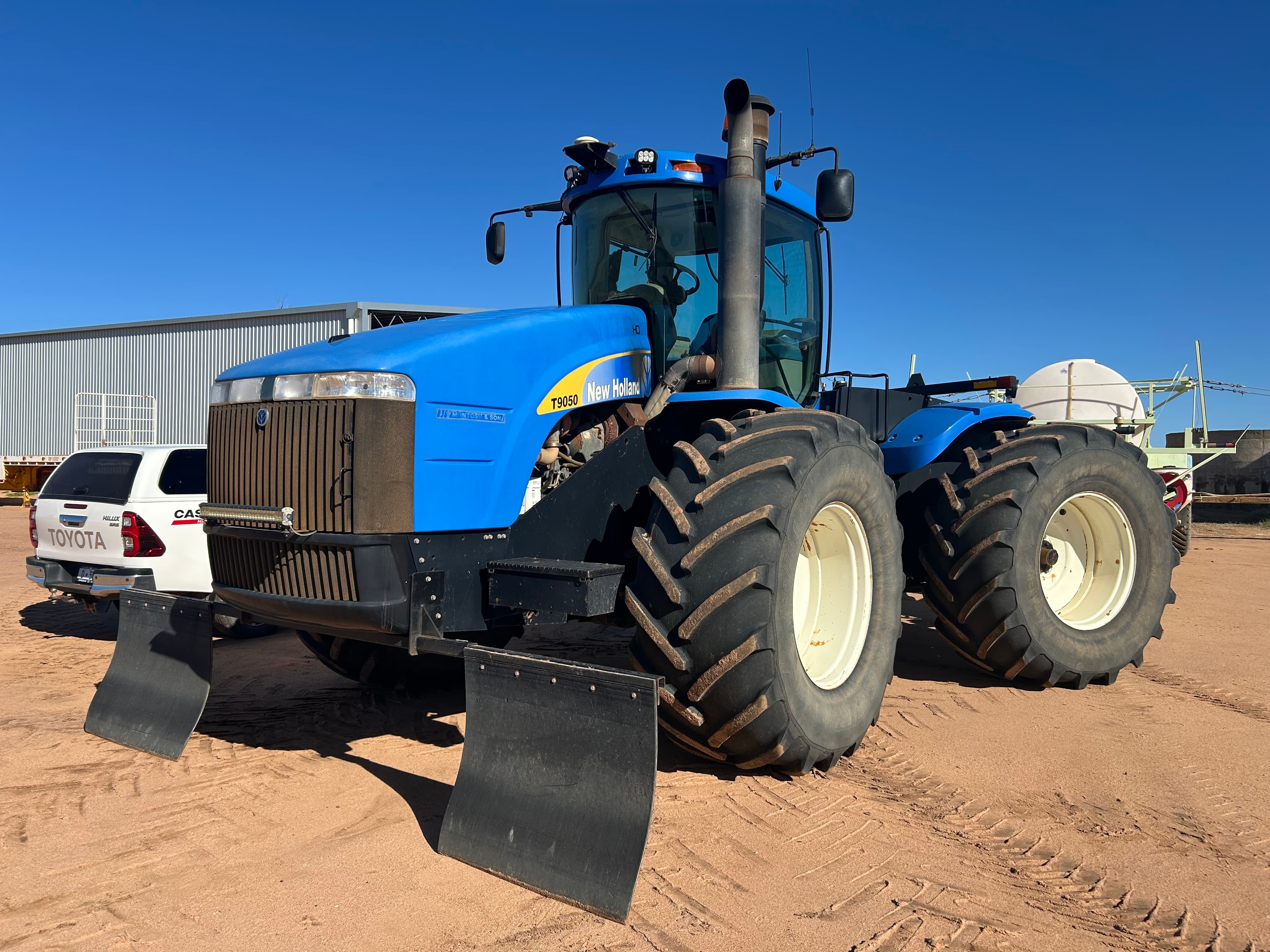 2009 NEW HOLLAND T9050 TRACTOR