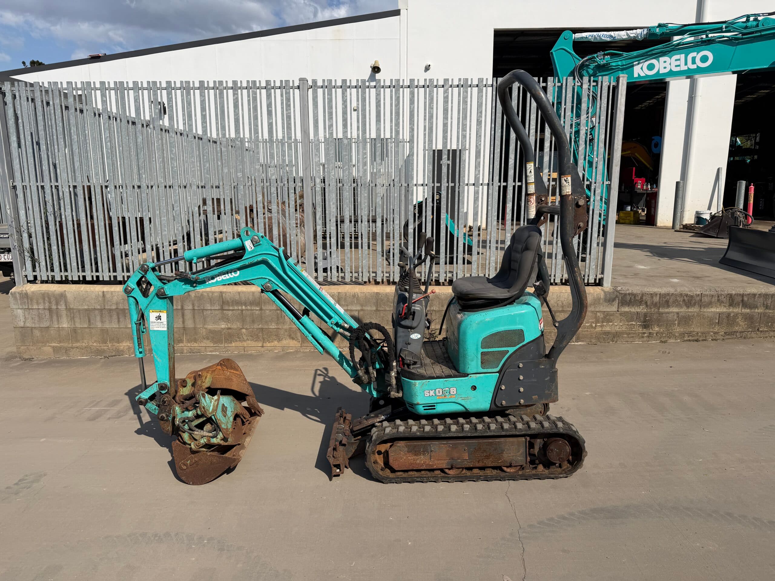 KOBELCO SK008 EXCAVATOR