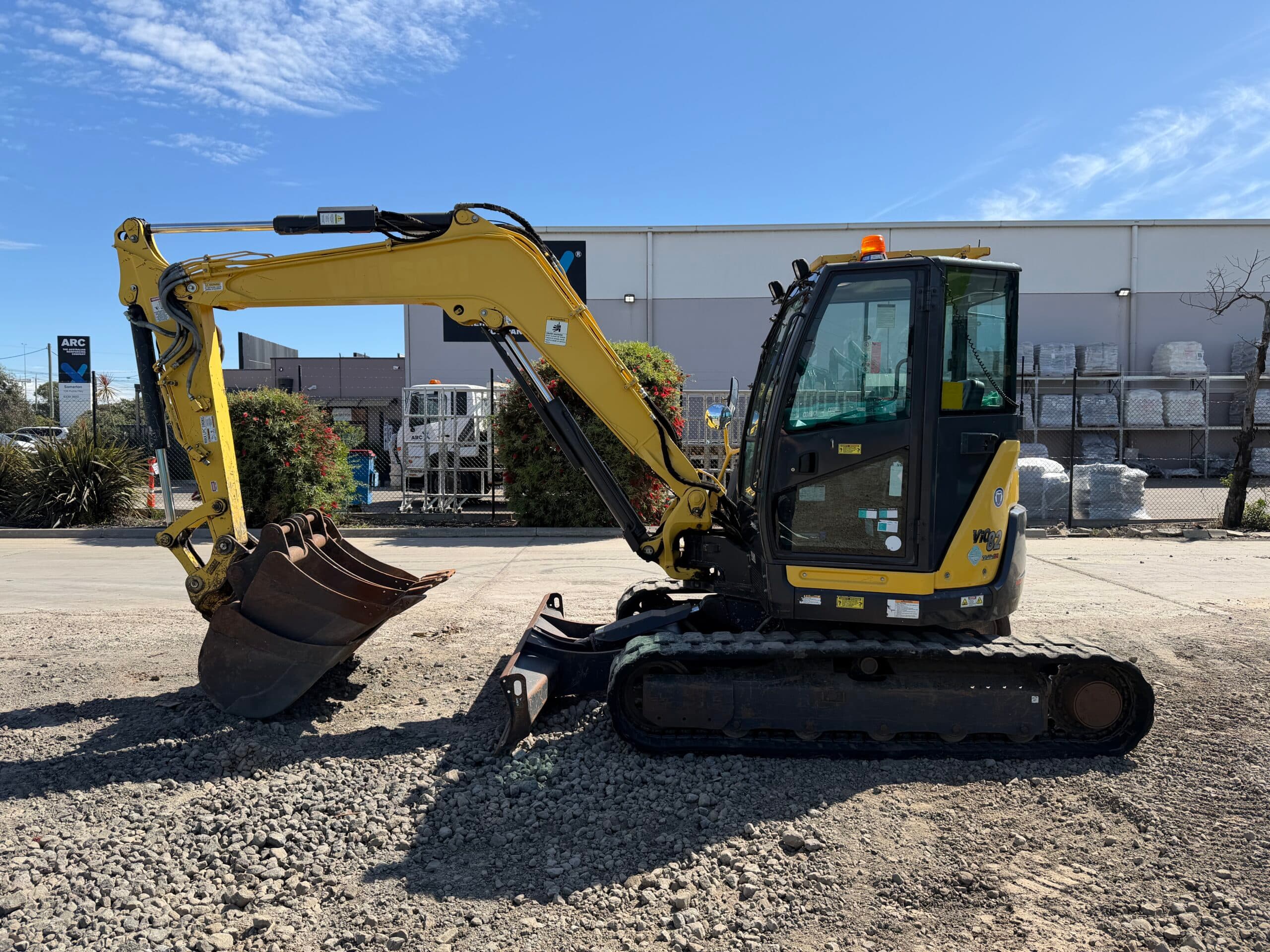 YANMAR VIO82 EXCAVATOR