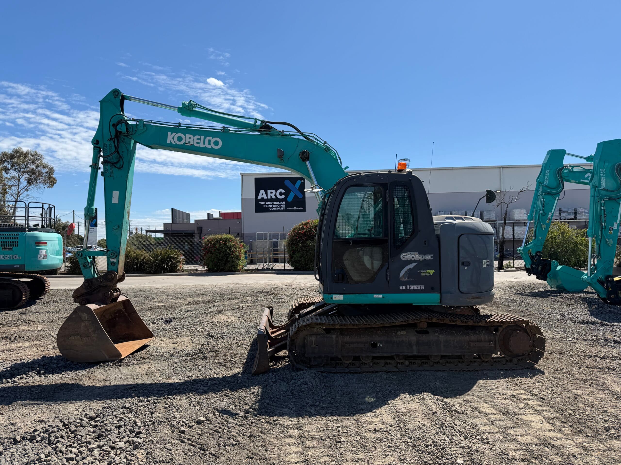 KOBELCO SK125SR EXCAVATOR