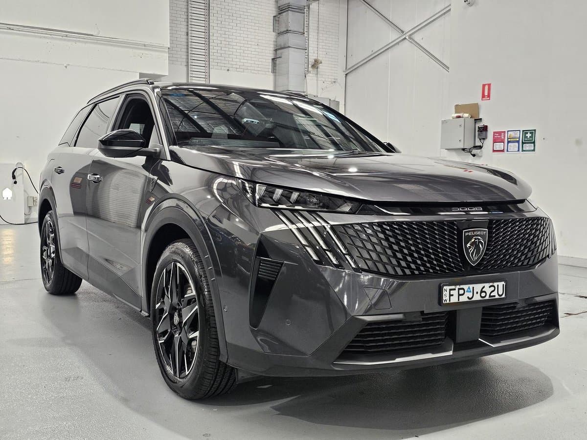2025 Peugeot 5008 GT Premium Hybrid P74 MY25