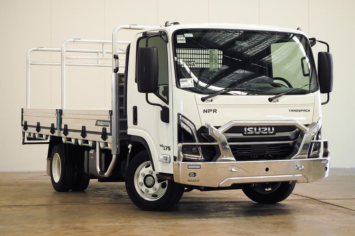 2025 Isuzu N Series NPR 45/65-175 MT D34