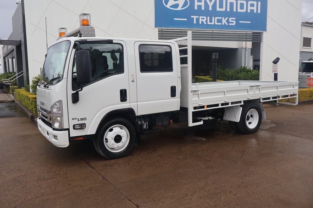 2017 ISUZU NQR 80-190