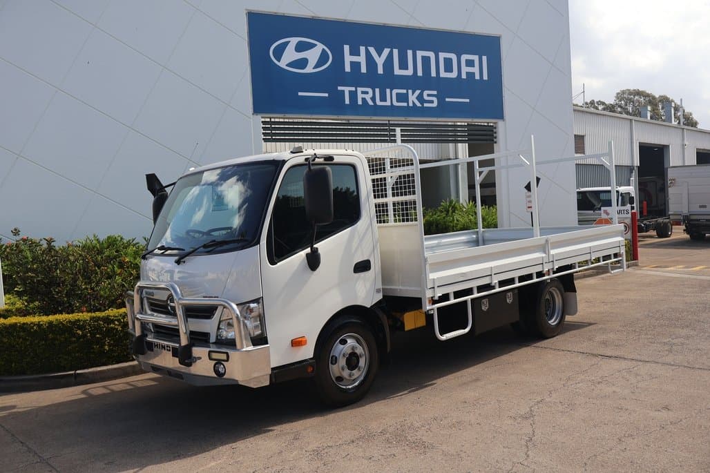 2019 HINO DUTRO 917