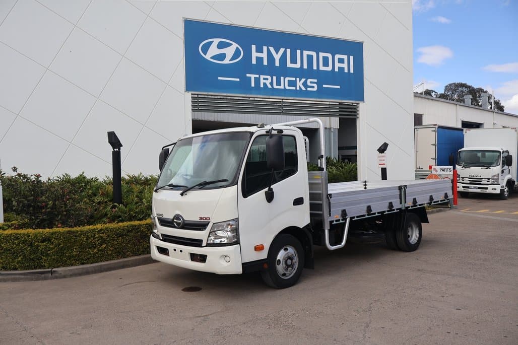 2018 HINO DUTRO 616