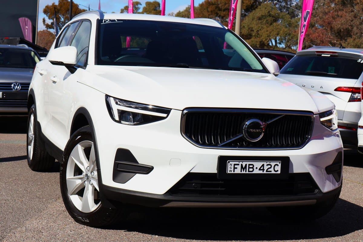 2024 Volvo XC40 Plus B4 MY24