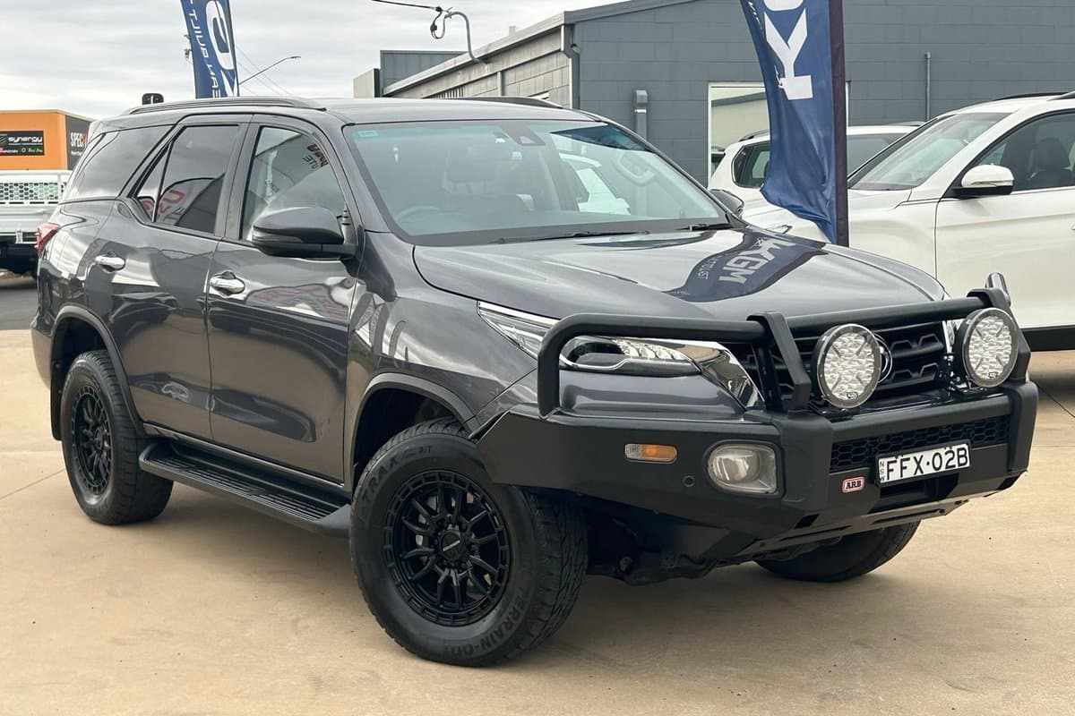 2024 Toyota Fortuner GXL PREMIUM INTERIOR GUN156R