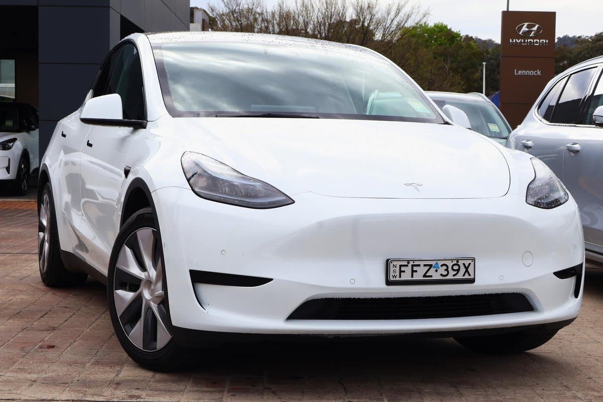 2023 Tesla Model Y Rear-Wheel Drive