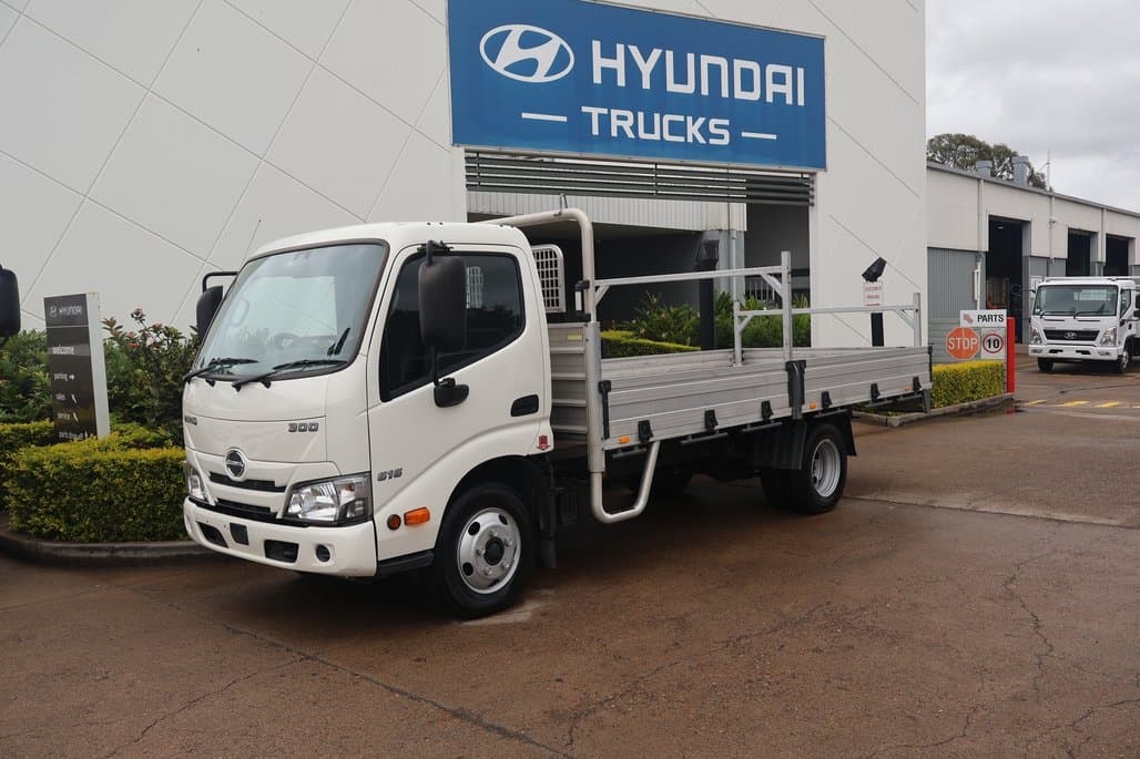 2022 HINO DUTRO 616