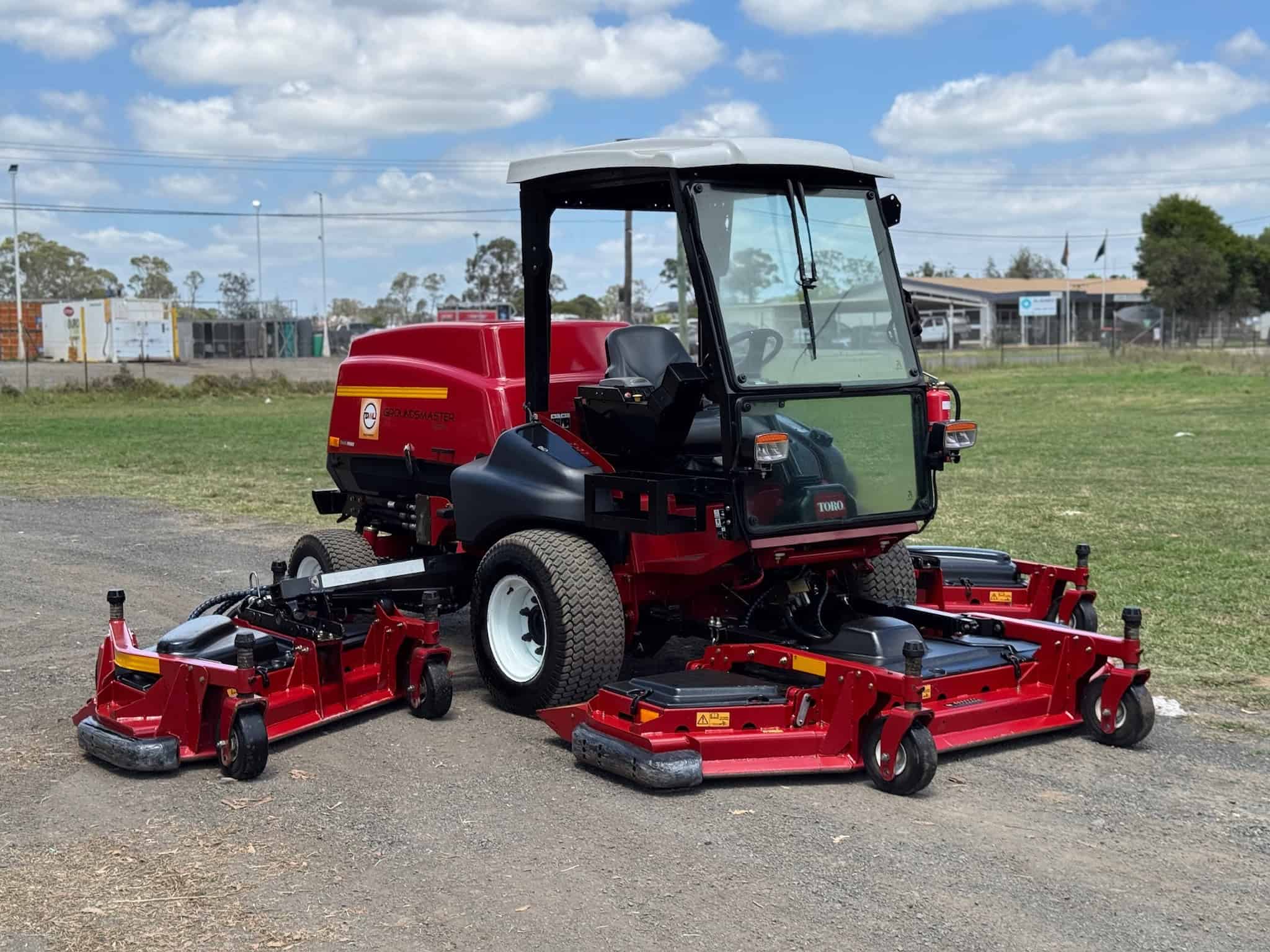 TORO GROUNDSMASTER 5900 WIDE AREA RIDE ON DIESEL COMMERCIAL LAWN MOWER