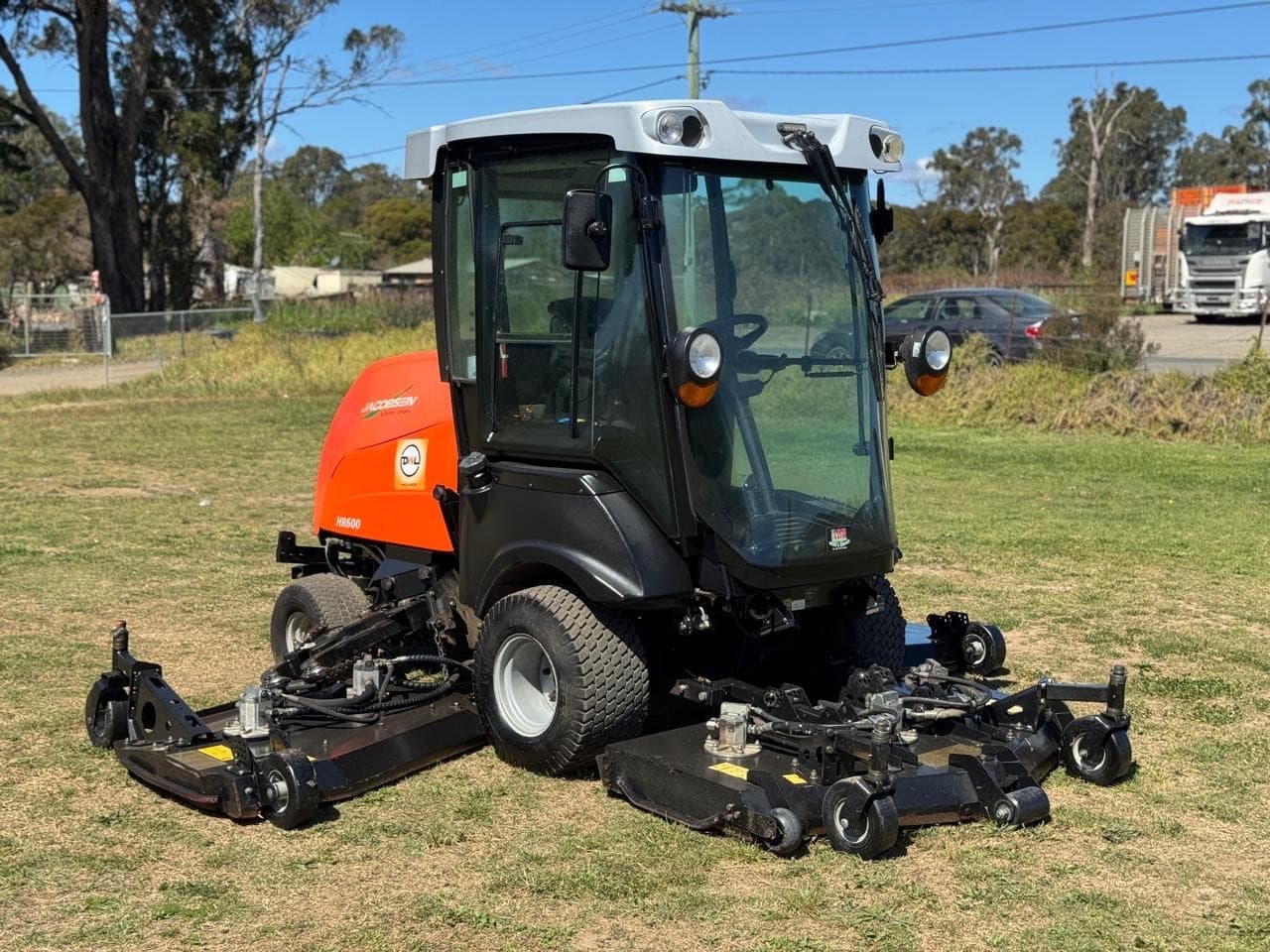 JACOBSEN HR600 AC CABIN DIESEL RIDE ON LAWN MOWER WIDE AREA OUT FRONT JOHN DEERE TORO 5910