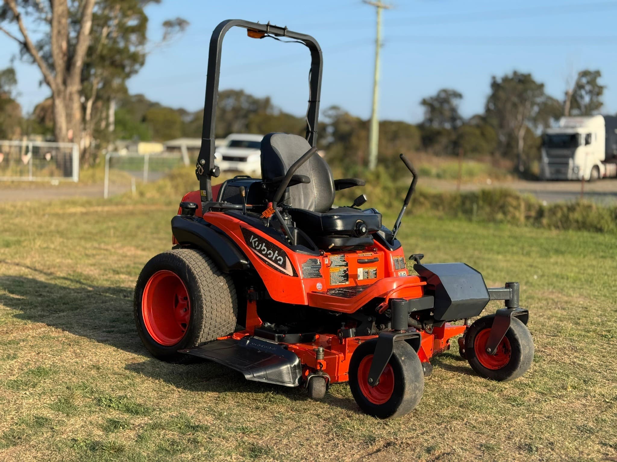 KUBOTA ZD1211 COMMERCIAL DIESEL ZERO TURN RIDE ON LAWN MOWER JOHN DEERE TORO ISEKI