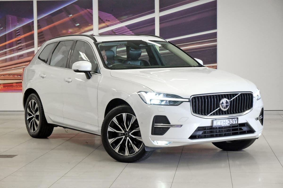 2022 Volvo XC60 Plus B5