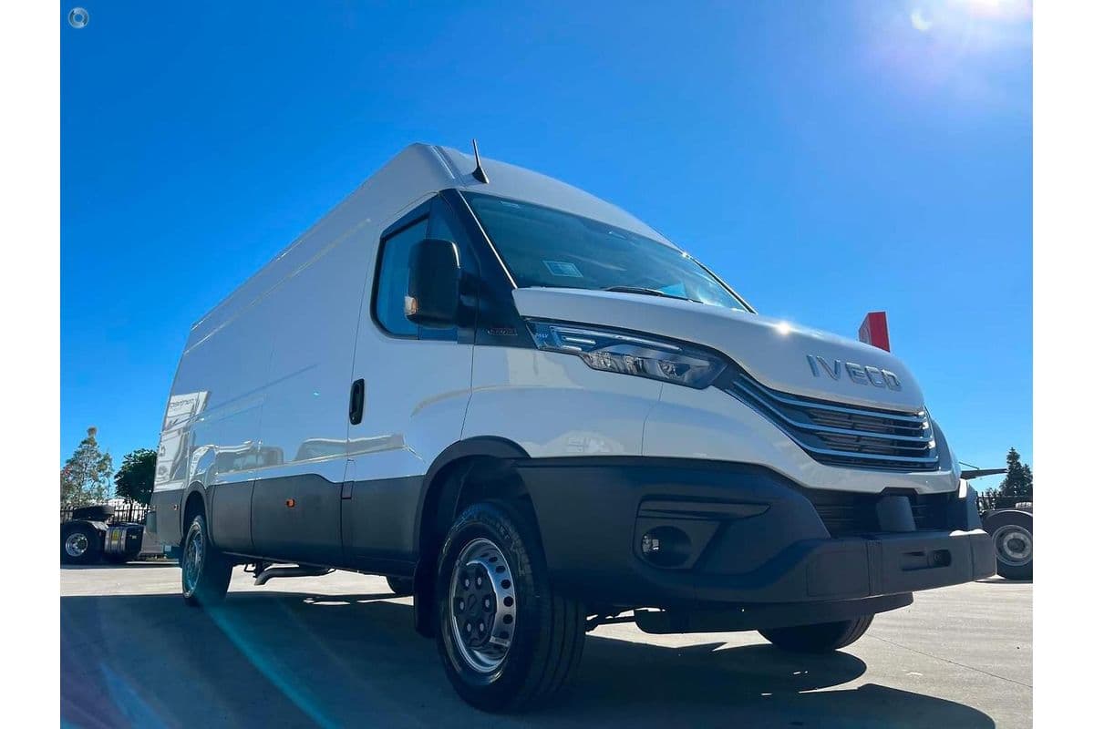 2026 IVECO Daily 42S18V
