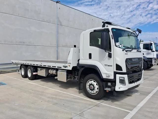 2026 Isuzu F Series FVY 260-300 AT R67 White Tow & Tilt