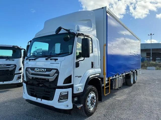 2026 Isuzu F Series FVL 260-300 Freightpack White Curtain Sider