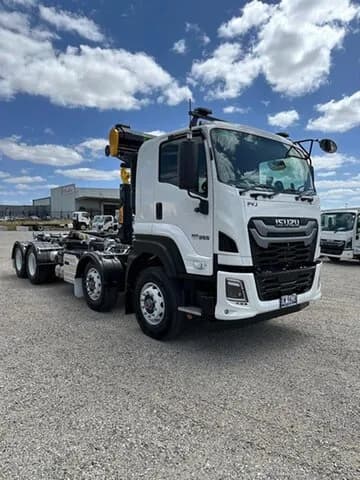 2026 Isuzu F Series FYJ 320-255 AT R60 White Skip Bin Loader