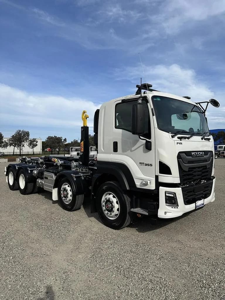 2026 Isuzu F Series FYH 320-355 AT R58 Automatic
