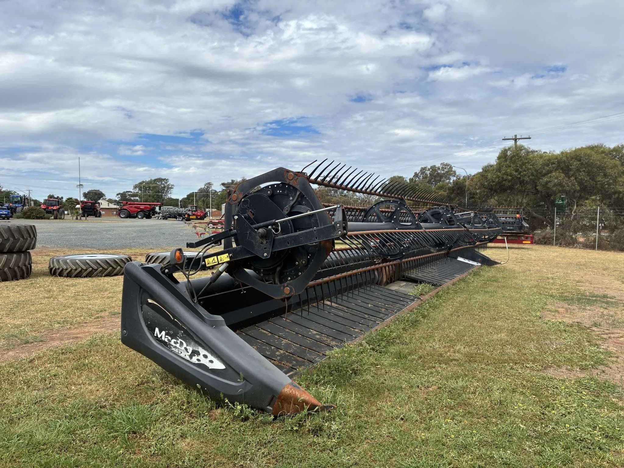 MacDon D65 FRONT, 2017