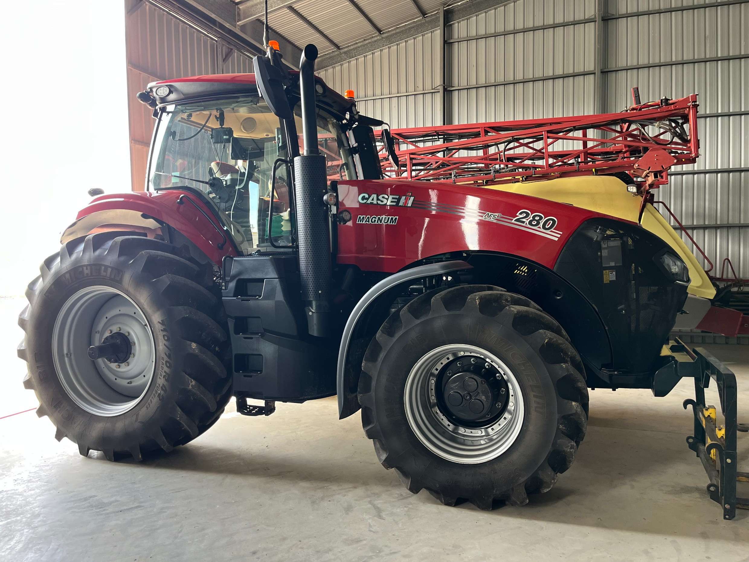 CASE IH Magnum 280 FWA/4WD