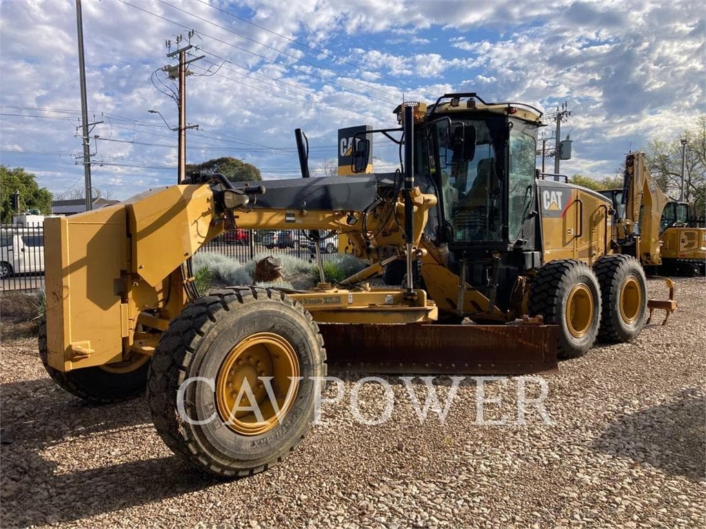CAT 12M