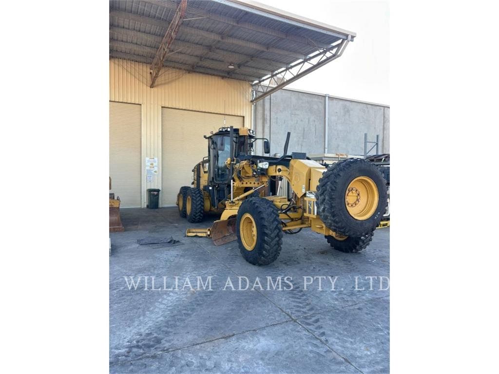 CAT 12M