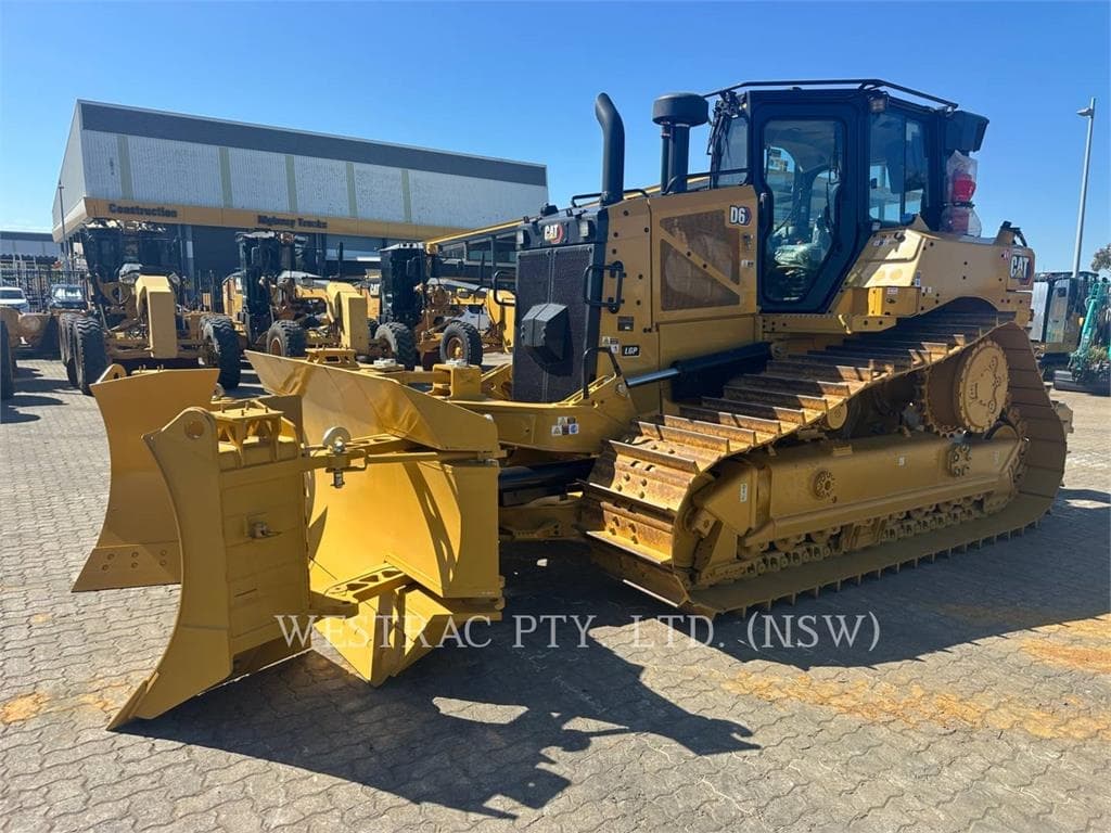 CAT D6