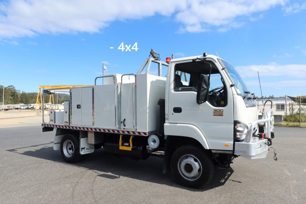 2006 Isuzu NPS 300 4x4 - FIRE FIGHTING TRUCK