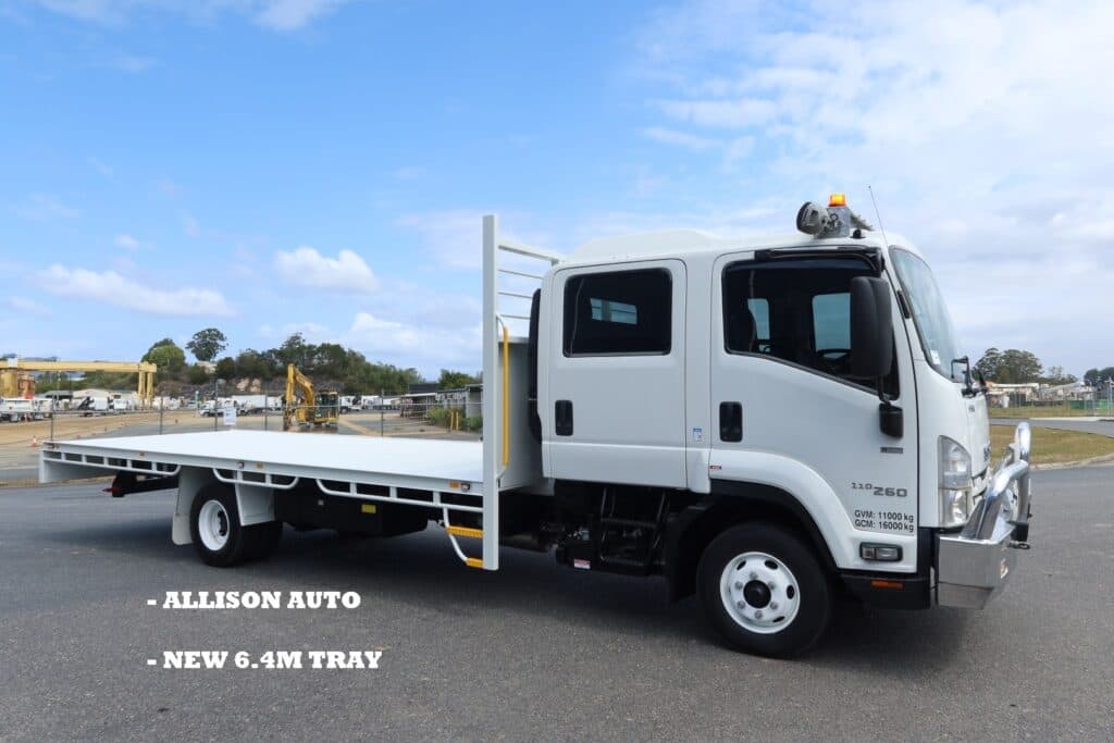 2017 Isuzu FRR 110-260 Crew Cab AUTO - TRAY TRUCK