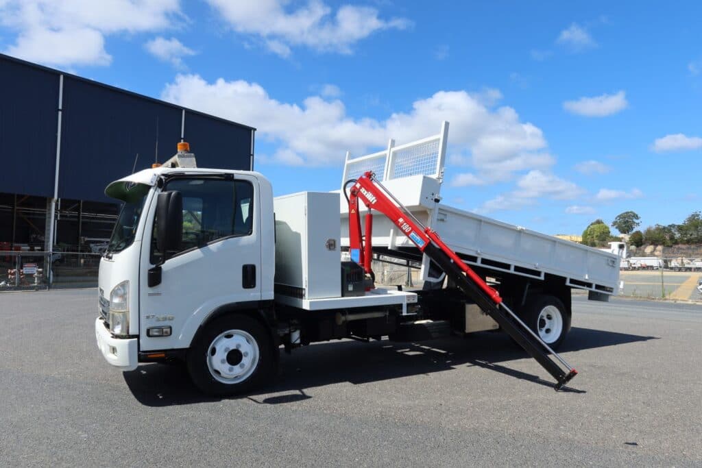 2016 Isuzu NQR 87-190 AMT Auto - TIPPER TRUCK WITH CRANE