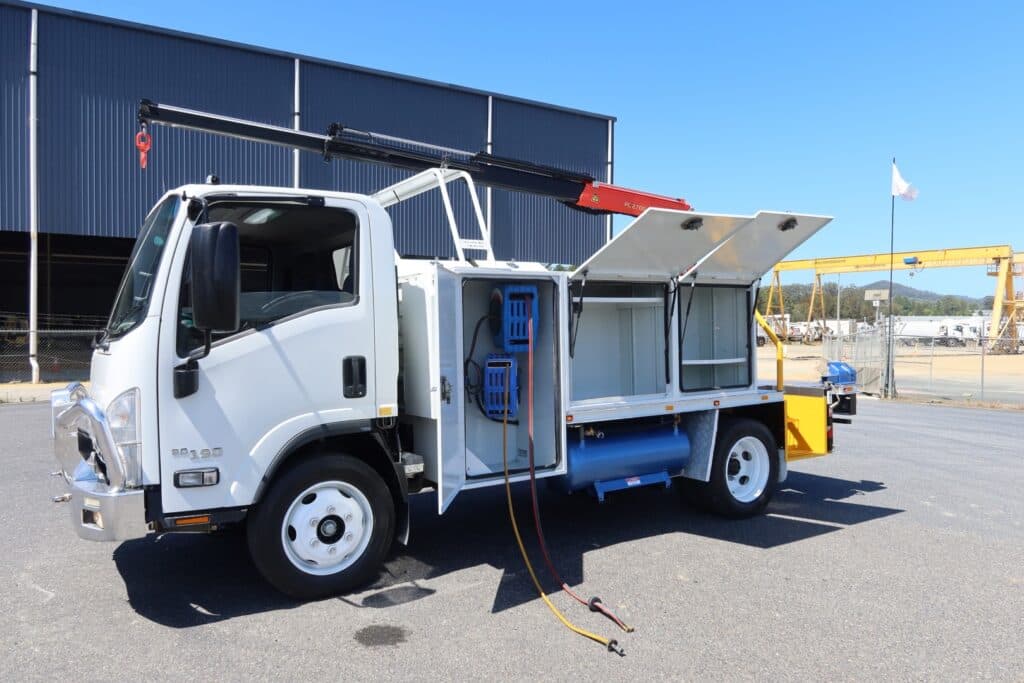 2018 Isuzu NQR 80-190 MWB - SERVICE TRUCK WITH CRANE