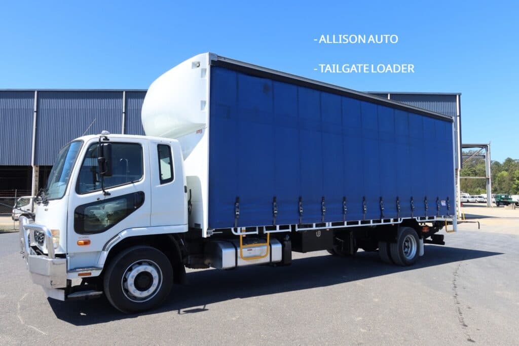 2017 Fuso Fighter FM 1627 Auto - 12 PALLET CURTAINSIDE TRUCK WITH TAILGATE LOADER