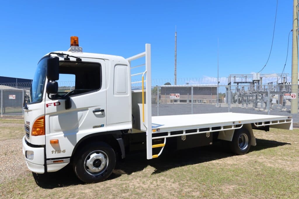 2013 Hino 500 Series - FD 1124 - TRAY TRUCK