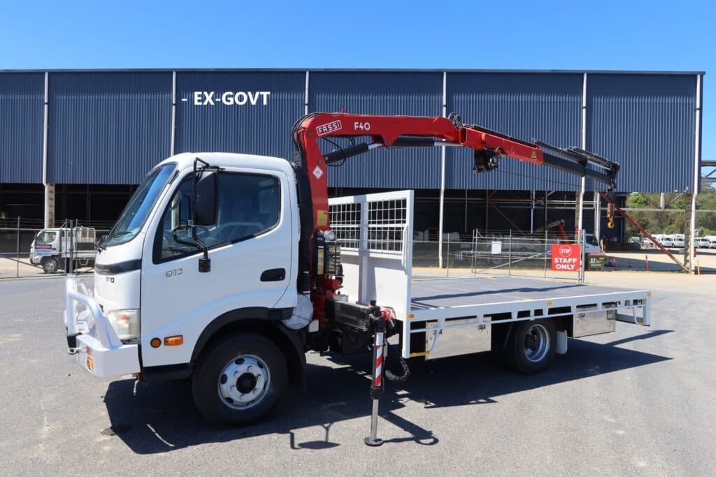 2010 Hino 300 Series - 816 - CRANE TRUCK