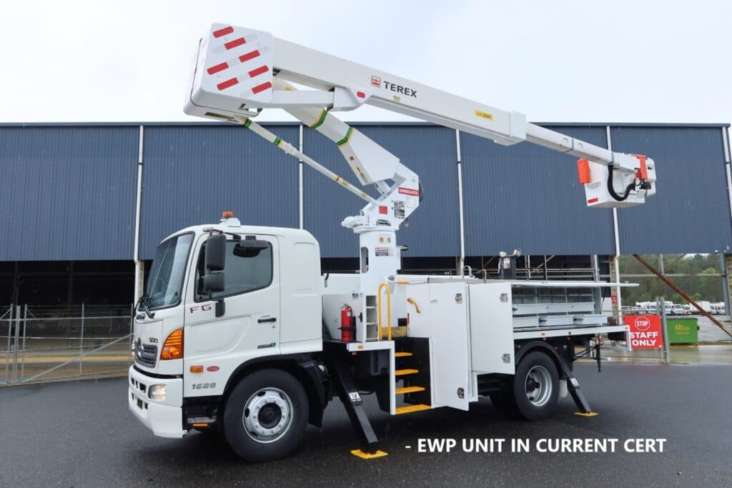 2013 Hino 500 Series FG 1628 - ELEVATING WORK PLATFORM TRUCK