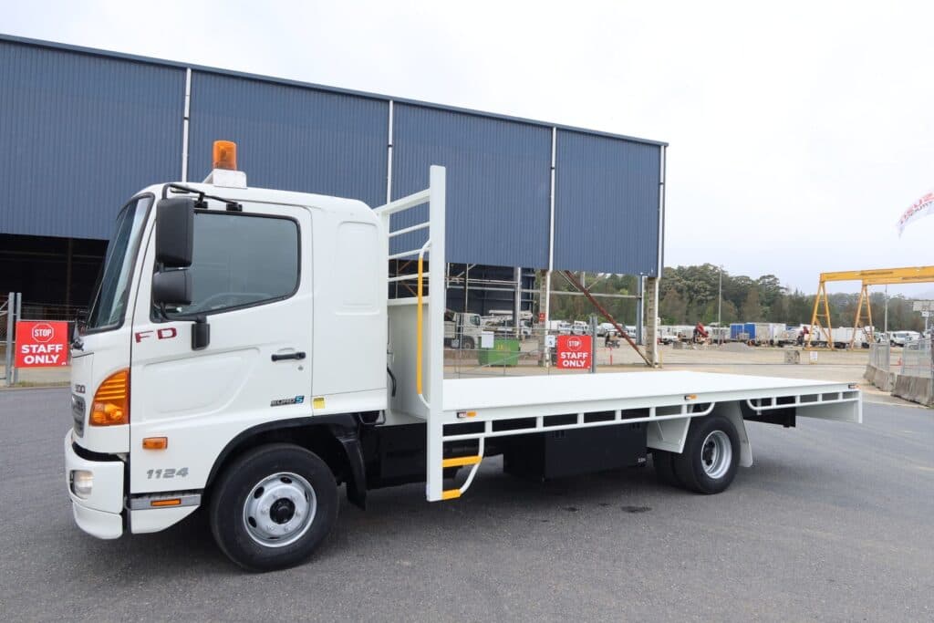 2013 Hino 500 Series - FD 1124 - TRAY TRUCK