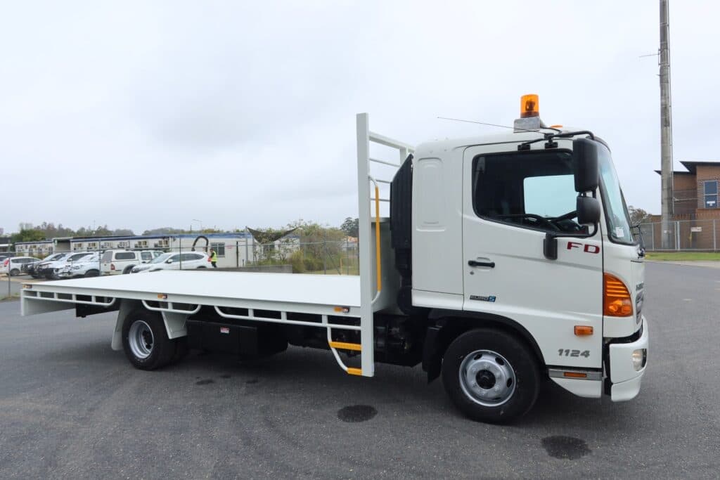 2013 Hino 500 Series - FD 1124 - TRAY TRUCK