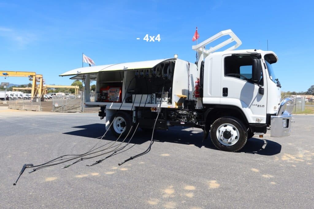 2017 Isuzu FSS 110-210 4x4 - OIL / AIR / LUBE SERVICE UNIT INC DIESEL GENERATOR