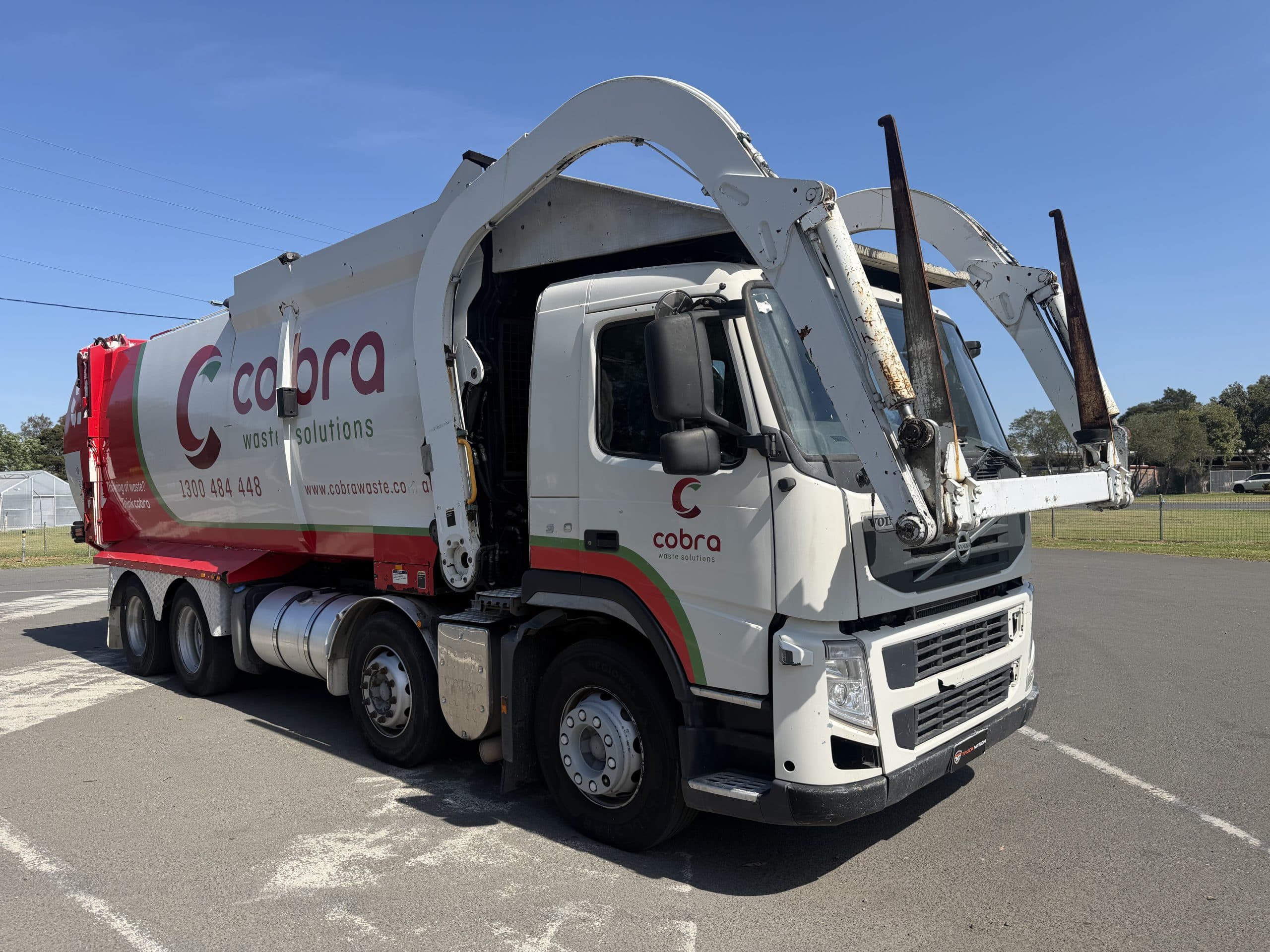 2012 Volvo FM11 Front Loader