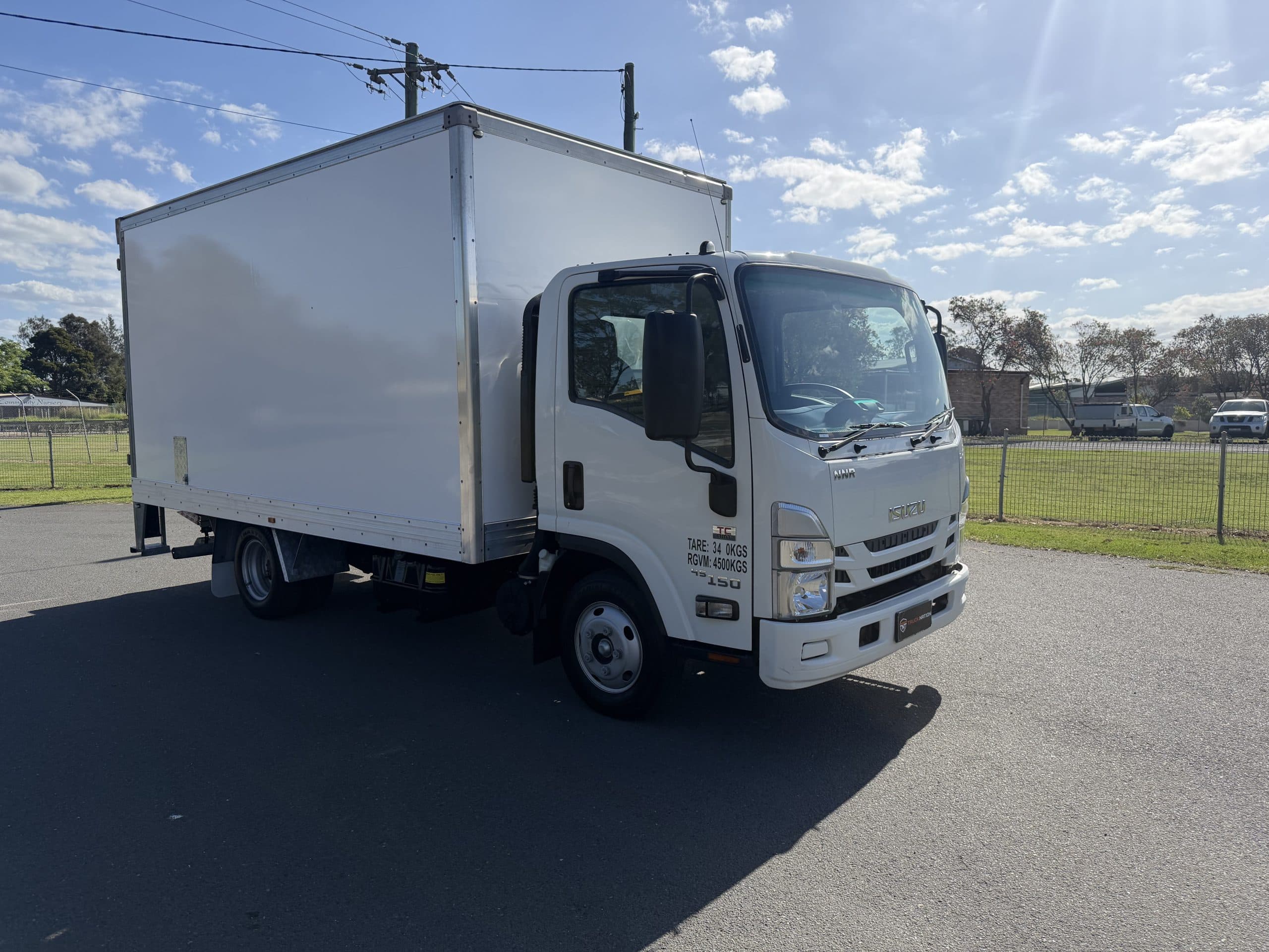 2022 Isuzu NNR Car Licence Pantech