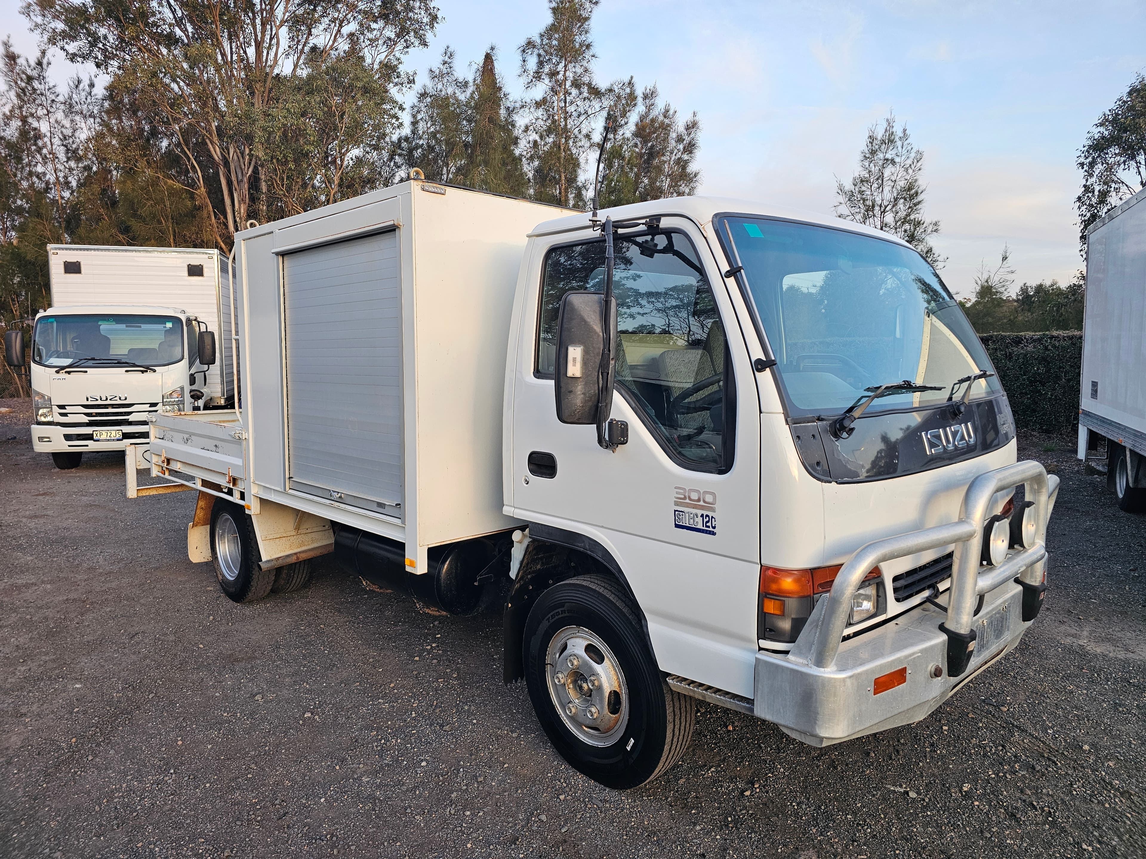 2001 Isuzu NPR 300 turbo diesel service body crane truck