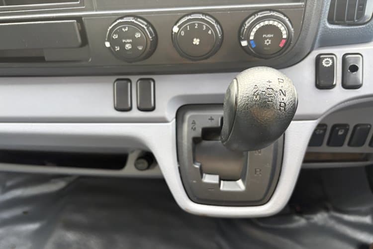 2016 Mitsubishi Fuso Canter 615 Half Curtain Half Pantech Auto