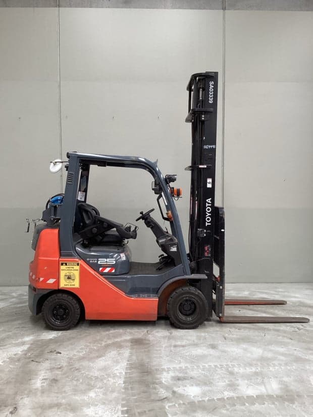 Toyota 2.5T Forklift 5m Lift | 32-8FGK25 (Unit#:AU561)