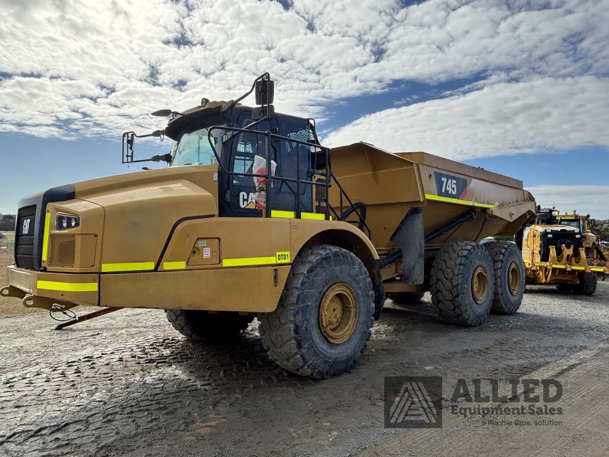 2018 CATERPILLAR 745 ARTICULATED DUMP TRUCK