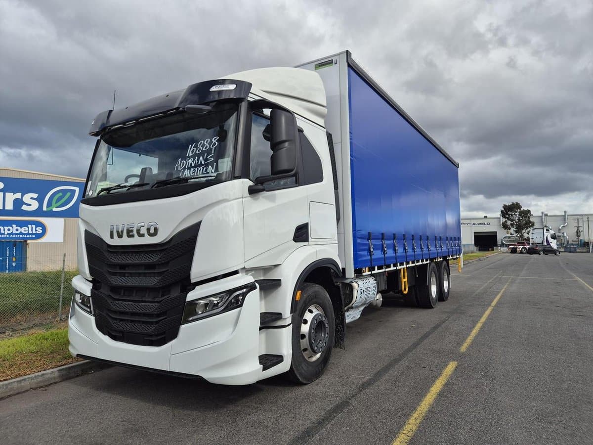2026 Iveco S-Way AT230