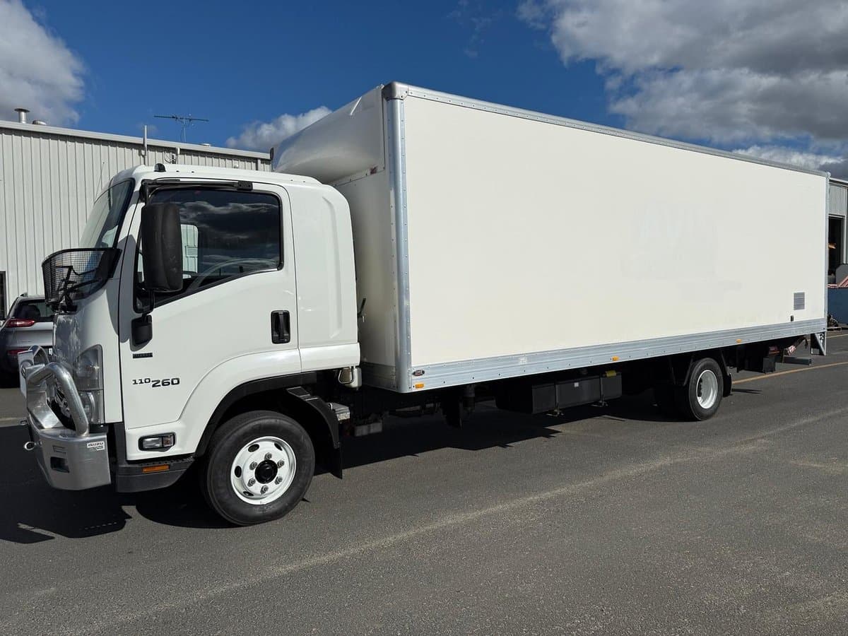 2020 Isuzu Frr FRR 110-260, AUTO, PANTECH & TAIL LIFT