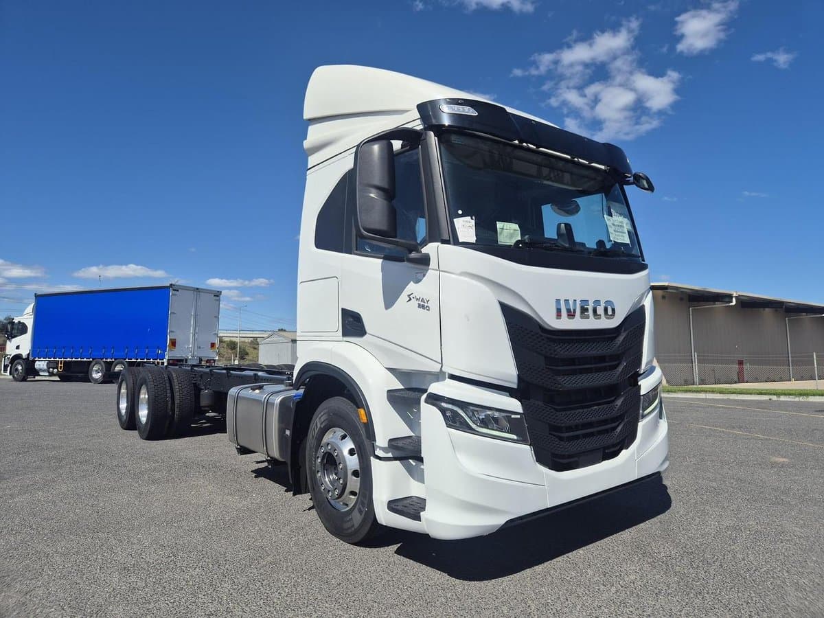 2026 Iveco S-Way AT230