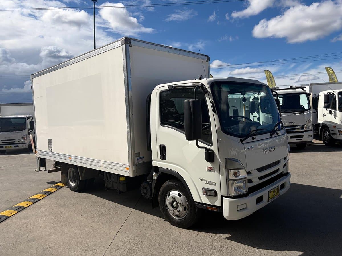 2022 Isuzu N Series NNR 45-150