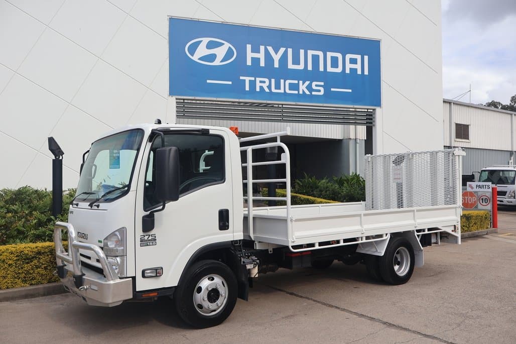 2015 ISUZU NPR 275